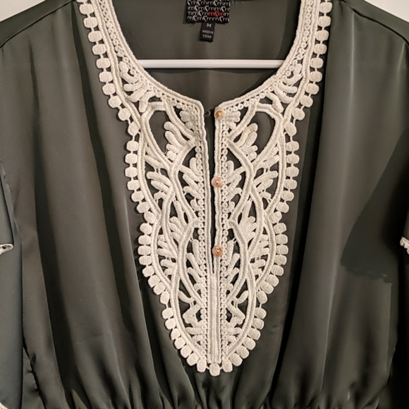 Top - Picture 3 of 4